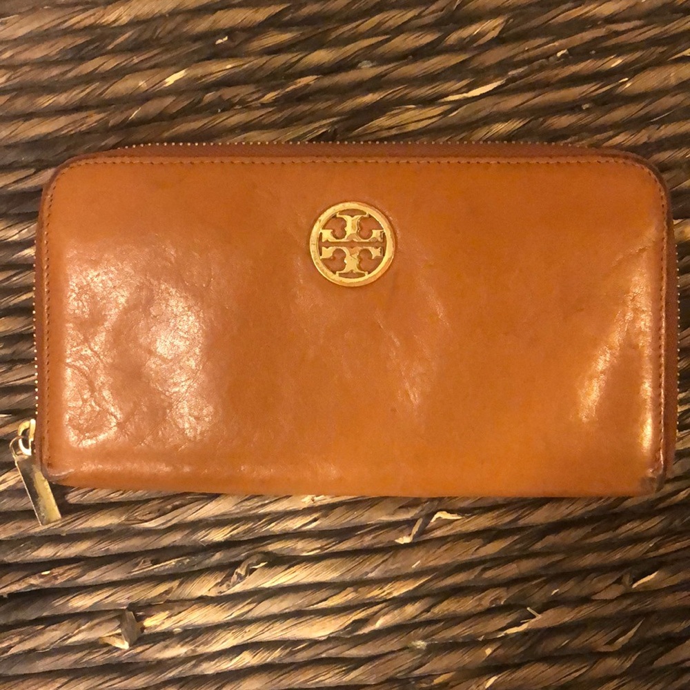 Tory Burch wallet